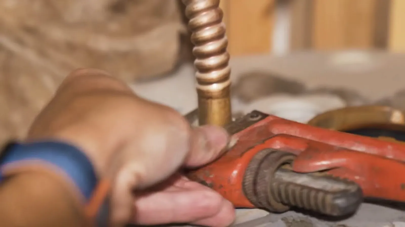 Copper water heater supply tube cut for repair